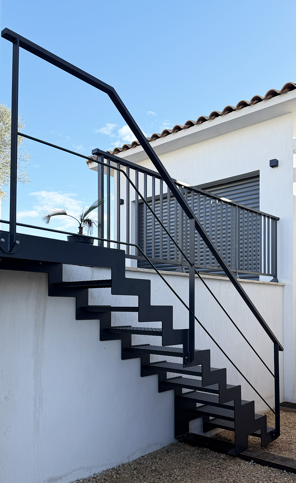 escalier-extérieur-métal-droit-Var